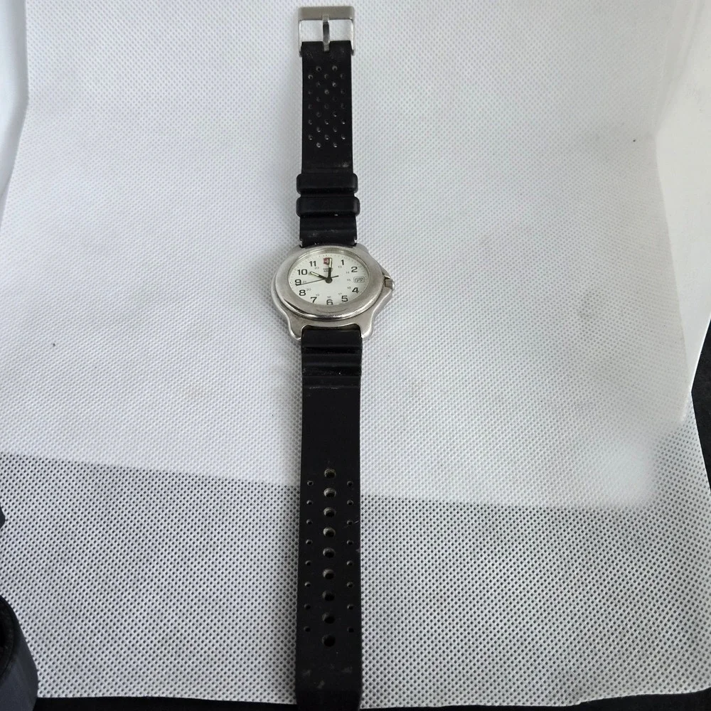 vintage Victorinox Swiss Army Watch Stainless Steel Date Black Strap 8
